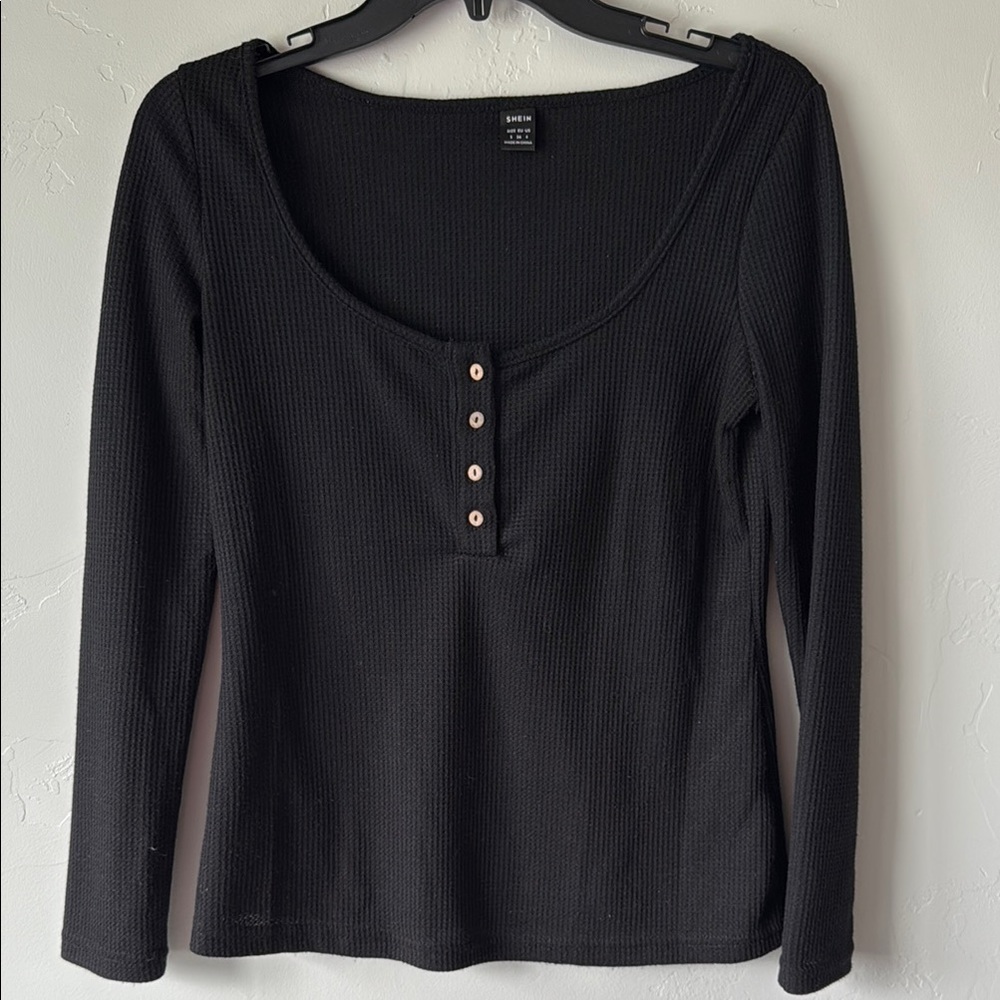 Black Long Sleeve Buttoned Women's Top
